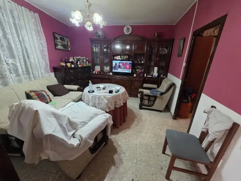 Sala d'estar de Casa o xalet en venda en La Granja  amb Jardí privat i Moblat