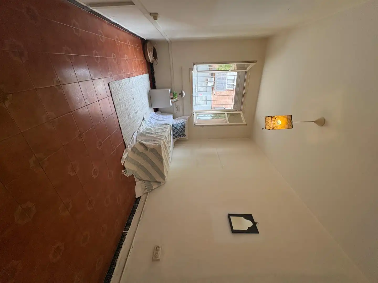 Habitación de Planta baja en venta en Ponent