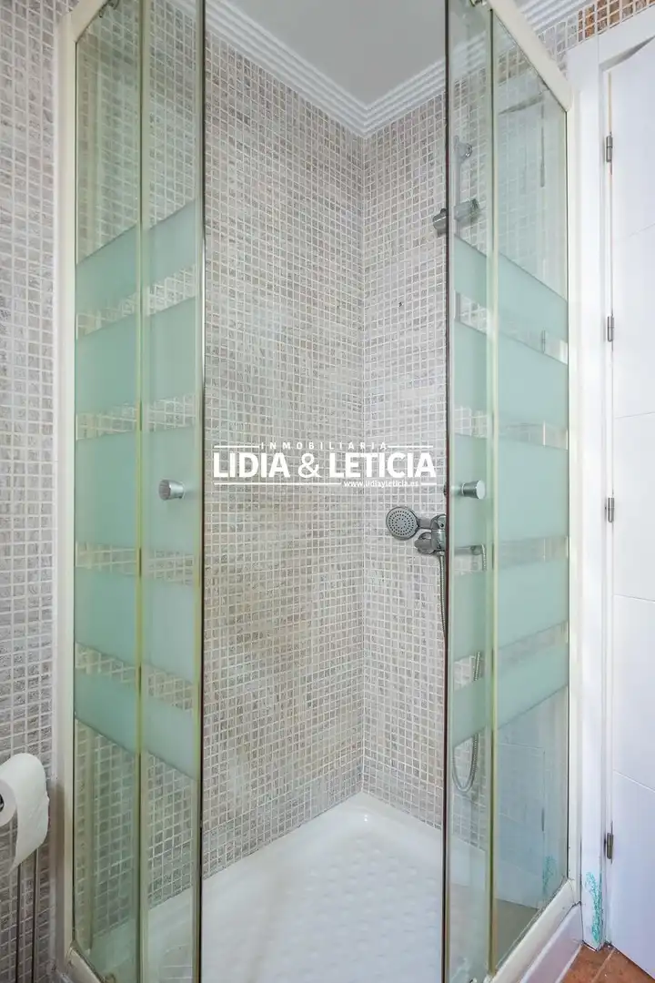 Badezimmer von Wohnung zur Miete in Alcalá de Guadaira mit Klimaanlage, Terrasse und Möbliert