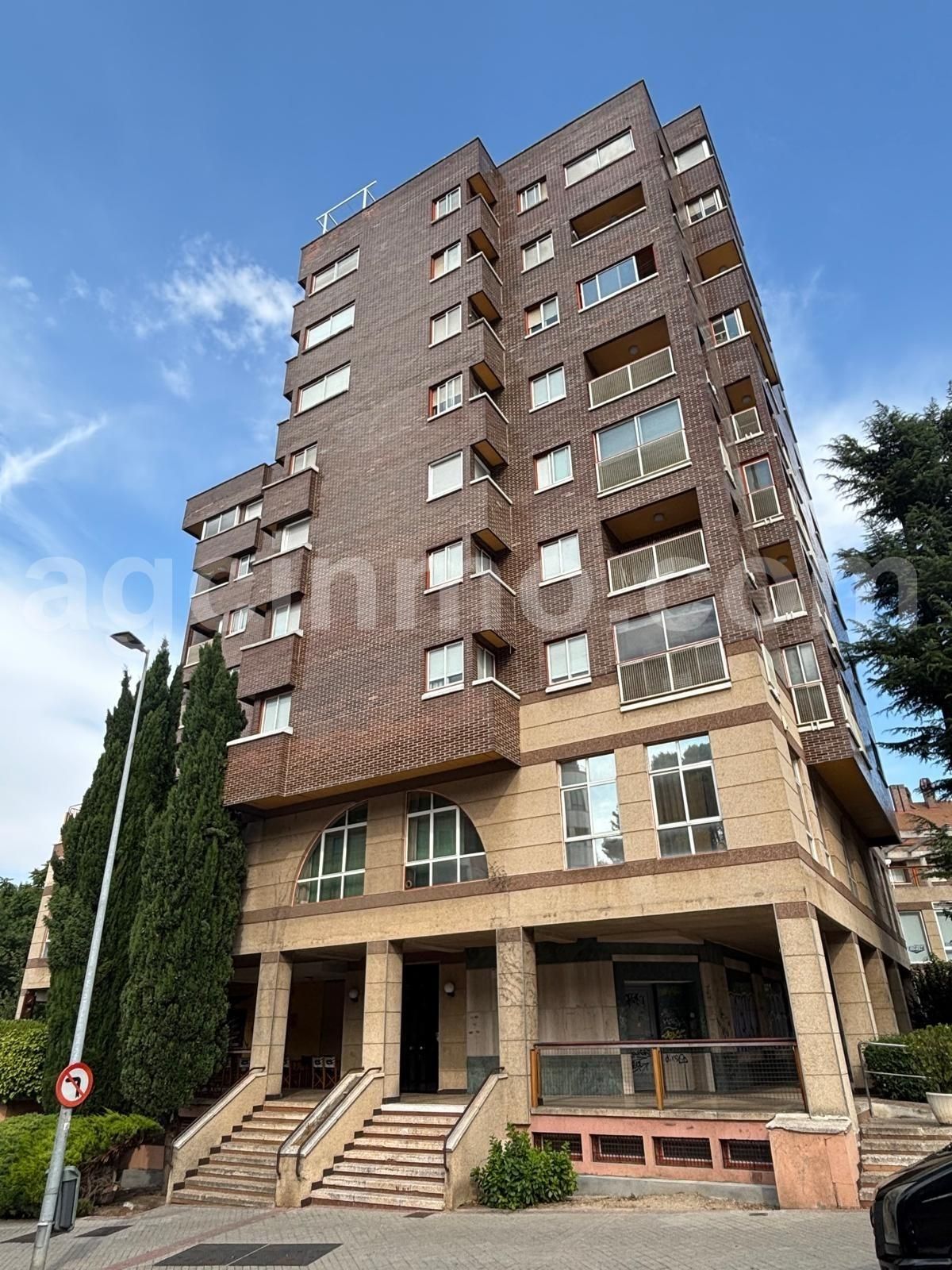Exterior view of Flat for sale in Valladolid Capital  with Terrace, Storage room and Furnished
