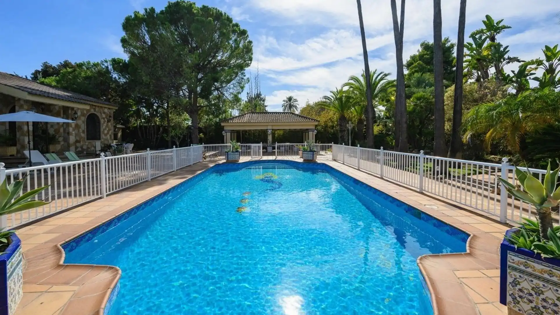 Swimming pool of Houses for sale in Elche / Elx  with Air Conditioner, Heating and Private garden