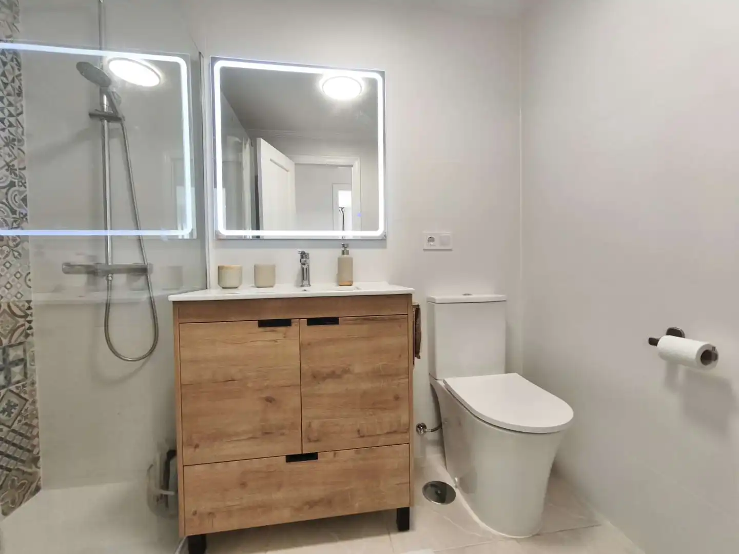 Badezimmer von Wohnungen zum Verkauf in Orihuela mit Klimaanlage, Heizung und Schwimmbad