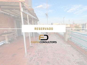 Attique avec balcon à vendre à Carrer Góngora