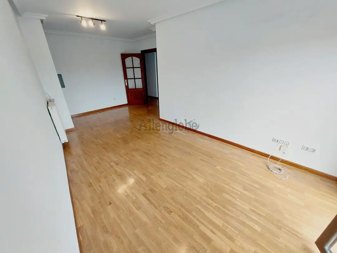 Living room of Flat for rent in Oviedo   with Heating, Storage room and Oven