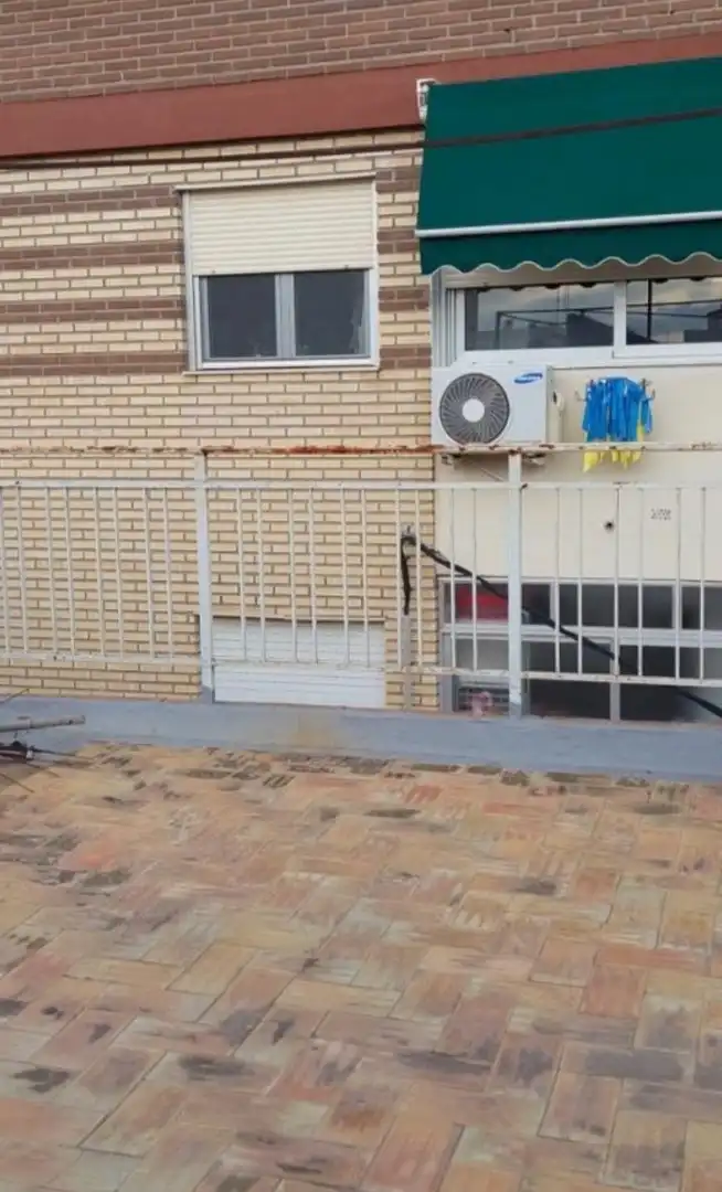 Vista exterior de Casa o xalet en venda en Murcia amb Terrassa, Traster i Balcó
