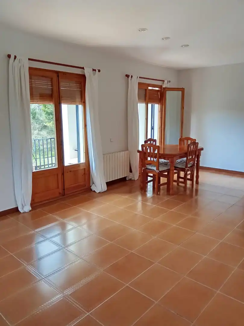 Menjador de Casa o xalet en venda en Sant Llorenç d'Hortons amb Calefacció, Jardí privat i Terrassa