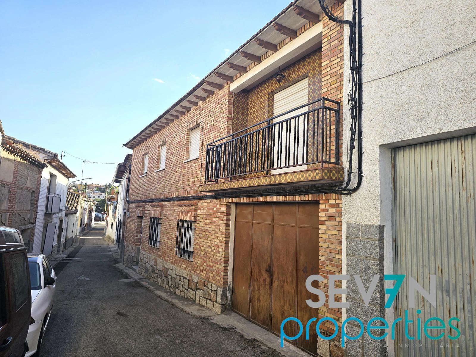 Vista exterior de Casa adosada en venda en Méntrida amb Calefacció, Jardí privat i Terrassa