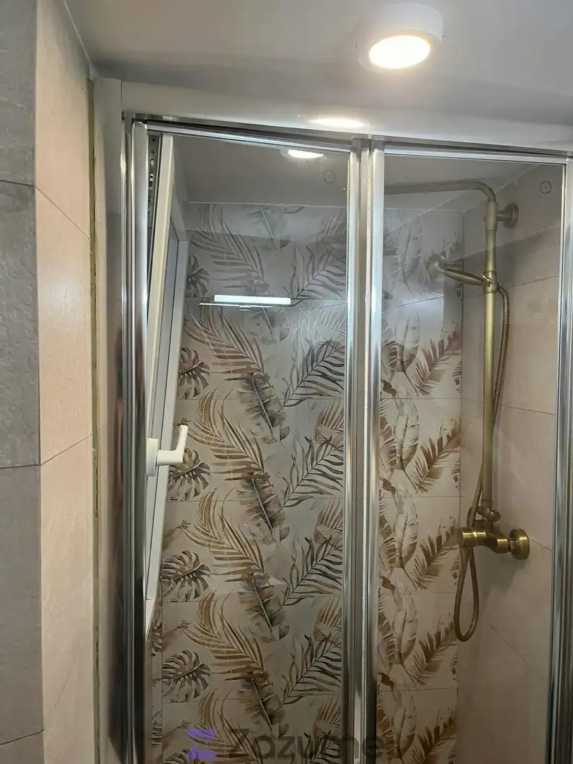 Bany de Apartament de lloguer en Madrid amb Aire condicionat, Calefacció i Parquet
