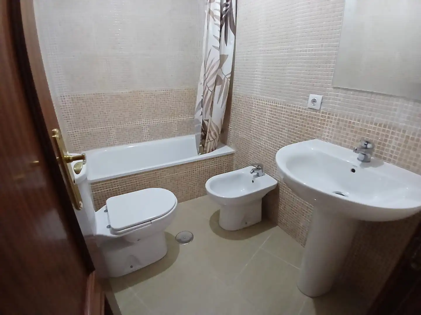 Badezimmer von Wohnung zum Verkauf in Alcalá del Río mit Klimaanlage