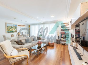 Appartamento con balcone in vendita a Calle Pérez de Ayala