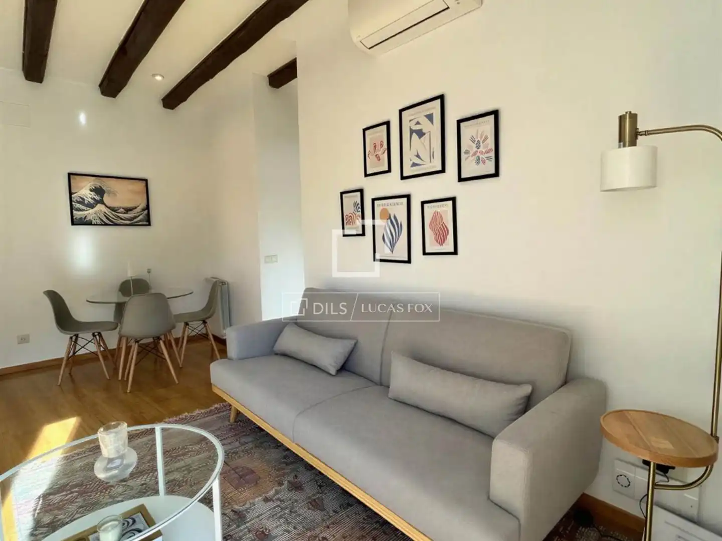 Wohnzimmer von Dachboden zur Miete in Madrid mit Klimaanlage, Heizung und Möbliert