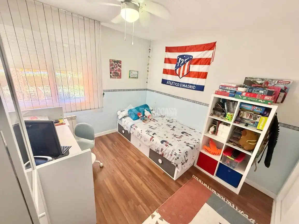 Habitación de Casa adosada en venta en Illescas con Aire acondicionado y Parquet