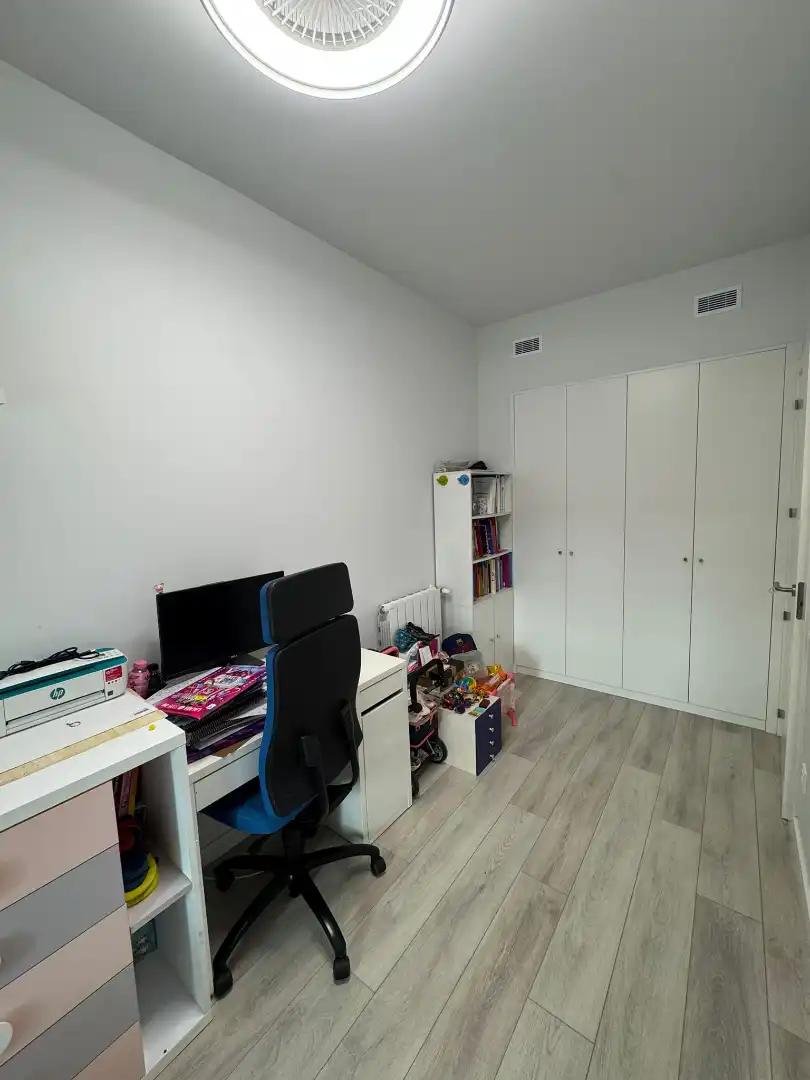 Dormitori de Pis en venda en Badalona amb Aire condicionat, Calefacció i Parquet