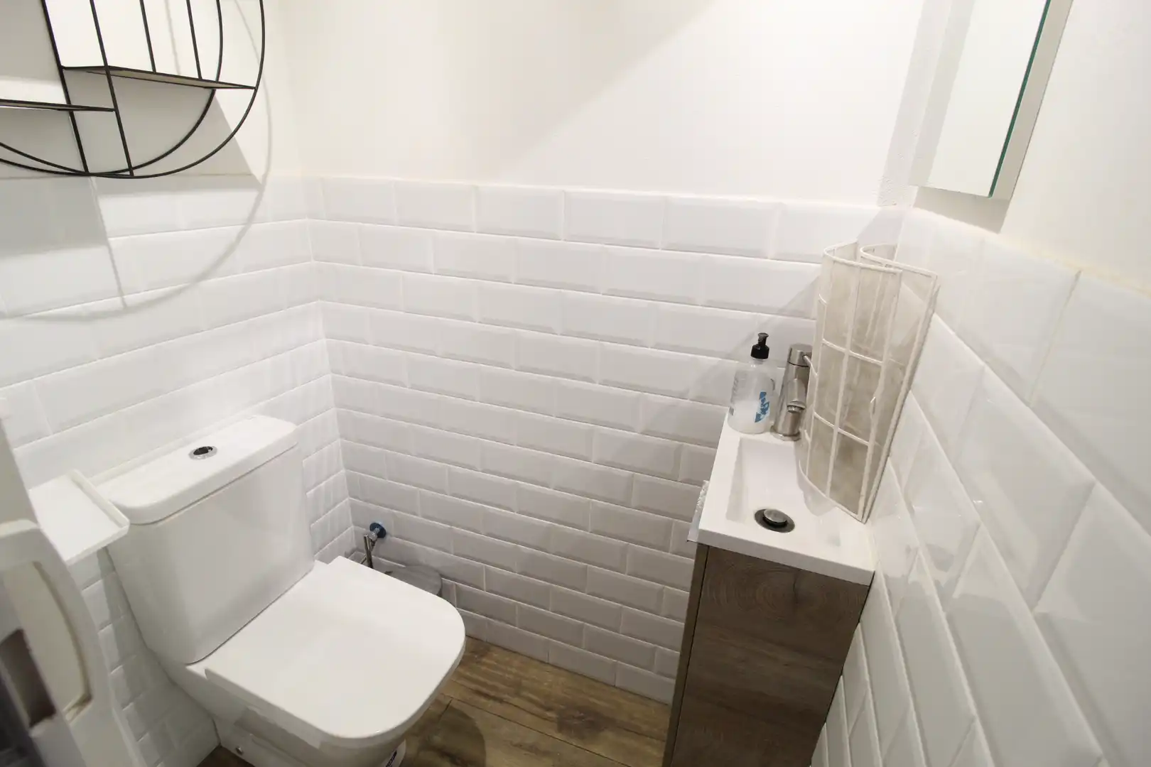 Bathroom of Commercial properties for rent in Barcelona  with Air Conditioner