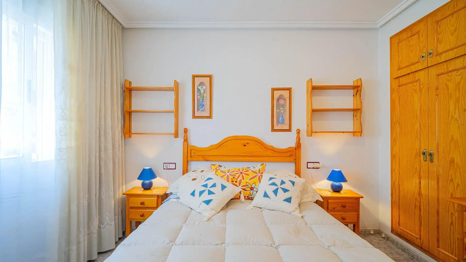 Dormitori de Apartament en venda en Torrevieja amb Aire condicionat, Terrassa i Moblat