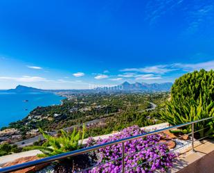 Vista exterior de Àtic en venda en Altea amb Aire condicionat, Jardí privat i Terrassa