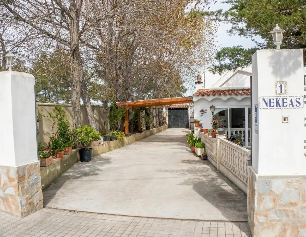 Vista exterior de Casa o xalet en venda en Mogente / Moixent amb Aire condicionat, Calefacció i Jardí privat
