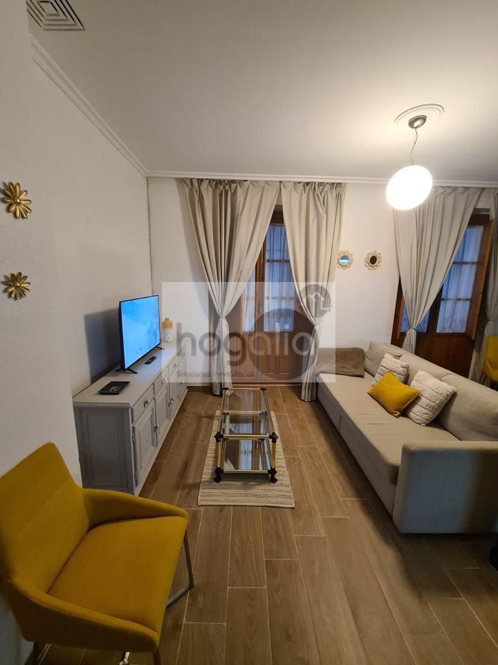 Living room of Flat to rent in  Sevilla Capital  with Air Conditioner and Furnished
