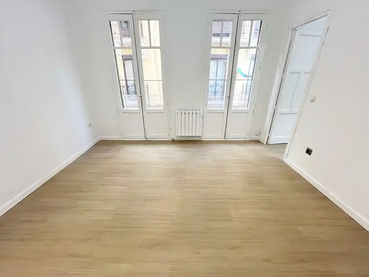 Piso con terraza en alquiler en Calle del Oso, imagen 2