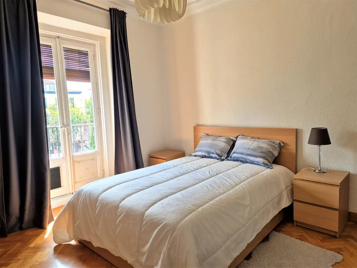 Bedroom of Flat for rent in Madrid  with Air Conditioner, Heating and Furnished