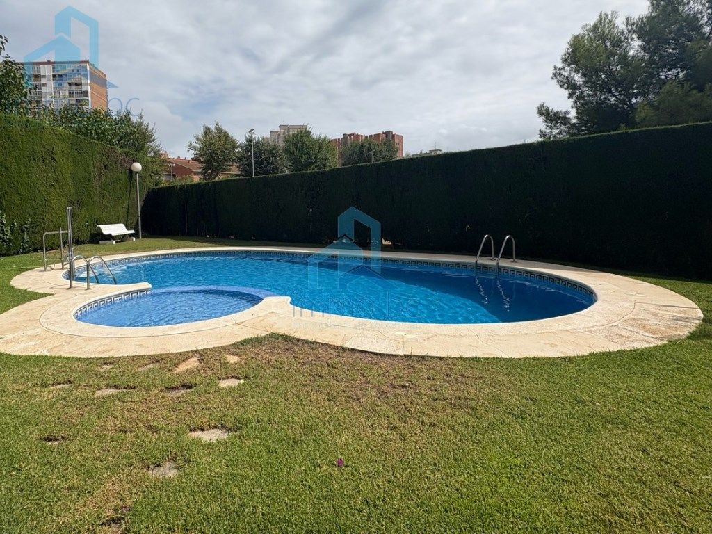 Piscina de Piso en venta en  Tarragona Capital