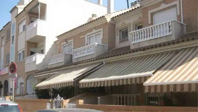 Casa aparellada en venda a C/ Reina Sofía, imagen 2