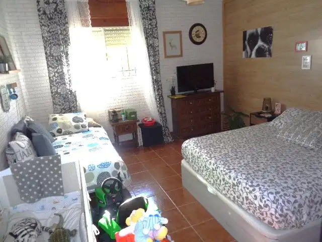 Habitación de Casa o chalet en venta en Navamorcuende con Aire acondicionado, Jardín privado y Trastero