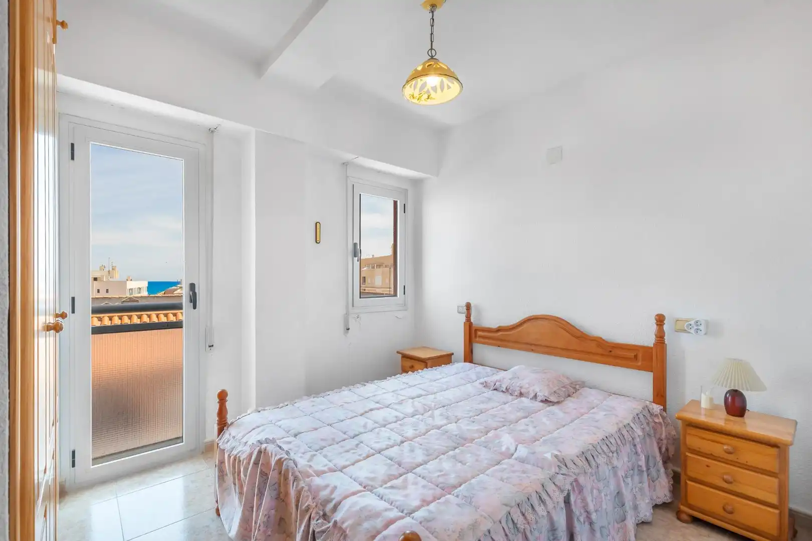 Schlafzimmer von Wohnungen zum Verkauf in Torrevieja mit Möbliert und Balkon
