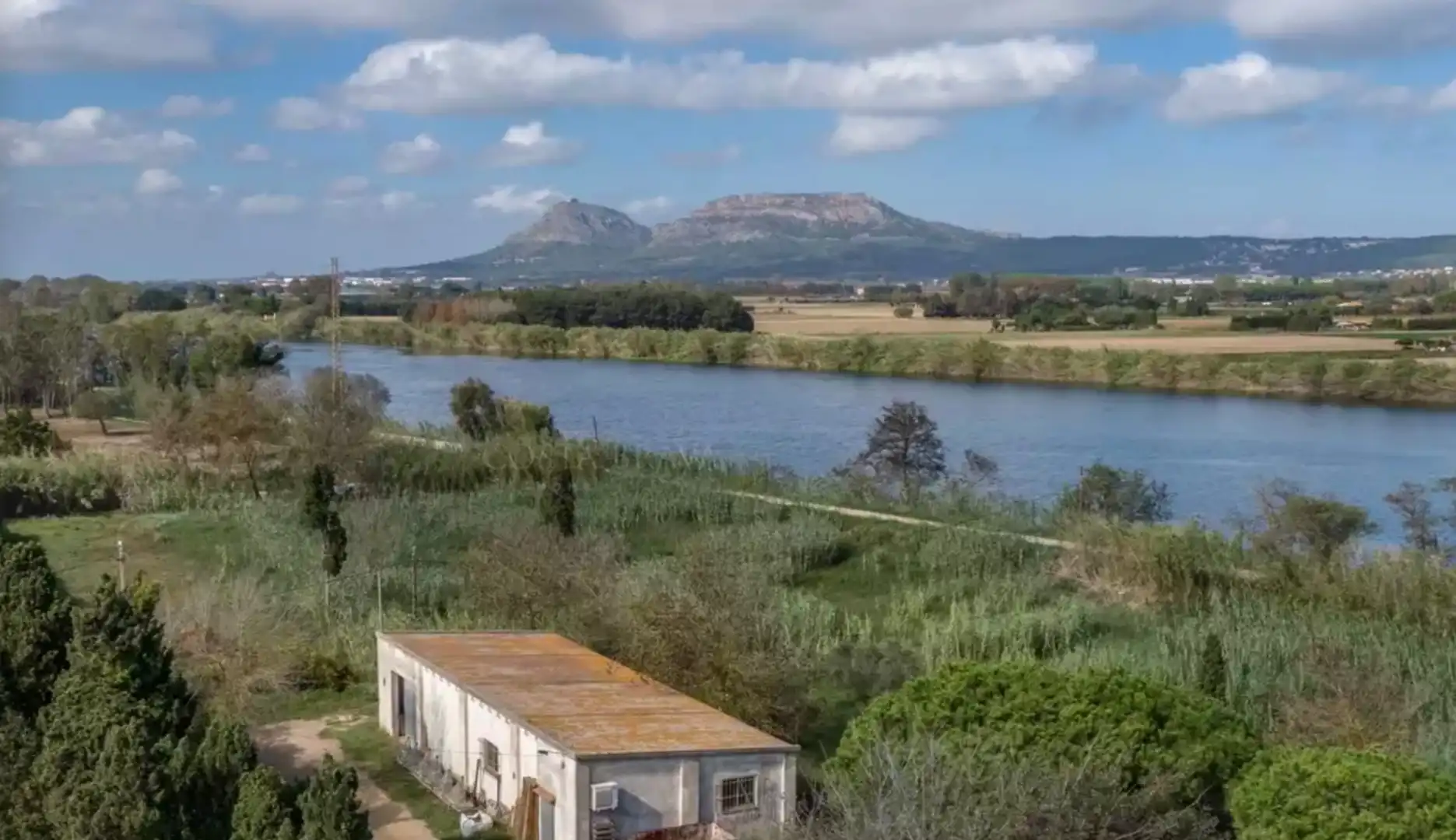 Local en venta en L'Estartit con Calefacción, Terraza y Amueblado