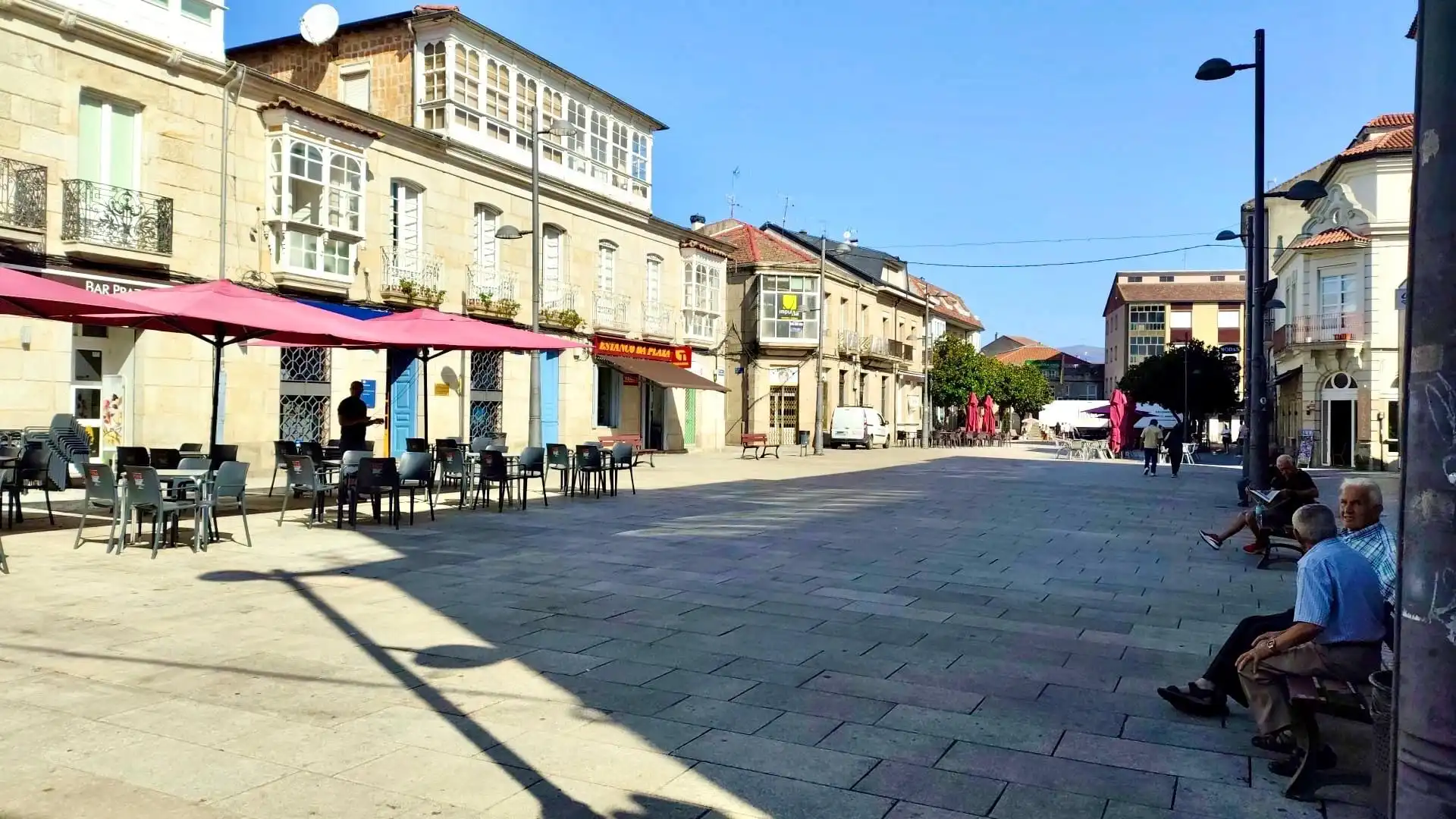 Vista exterior de Pis de lloguer en Verín amb Calefacció, Terrassa i Moblat