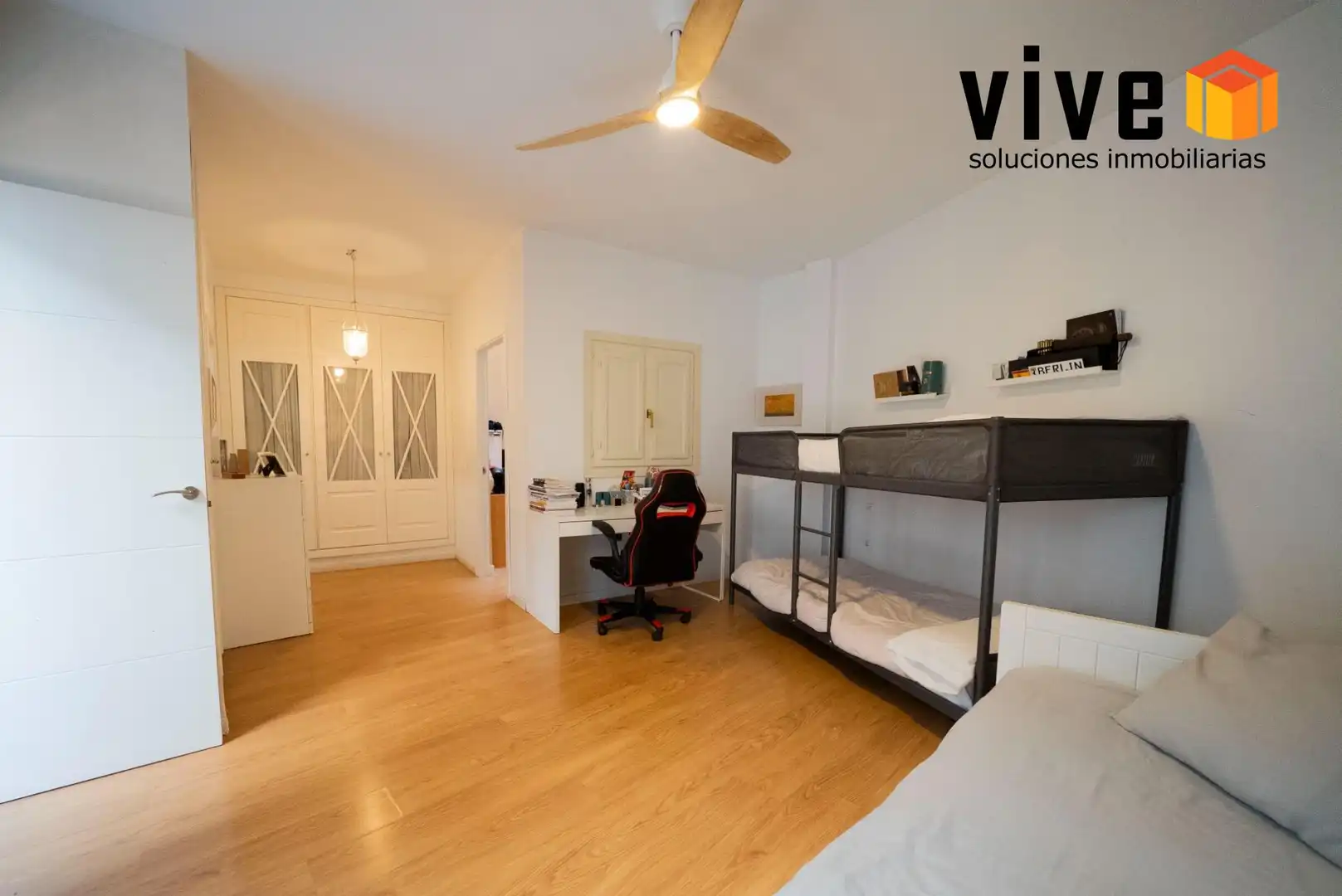 Habitación de Casa o chalet en venta en Sevilla con Aire acondicionado, Calefacción y Jardín privado