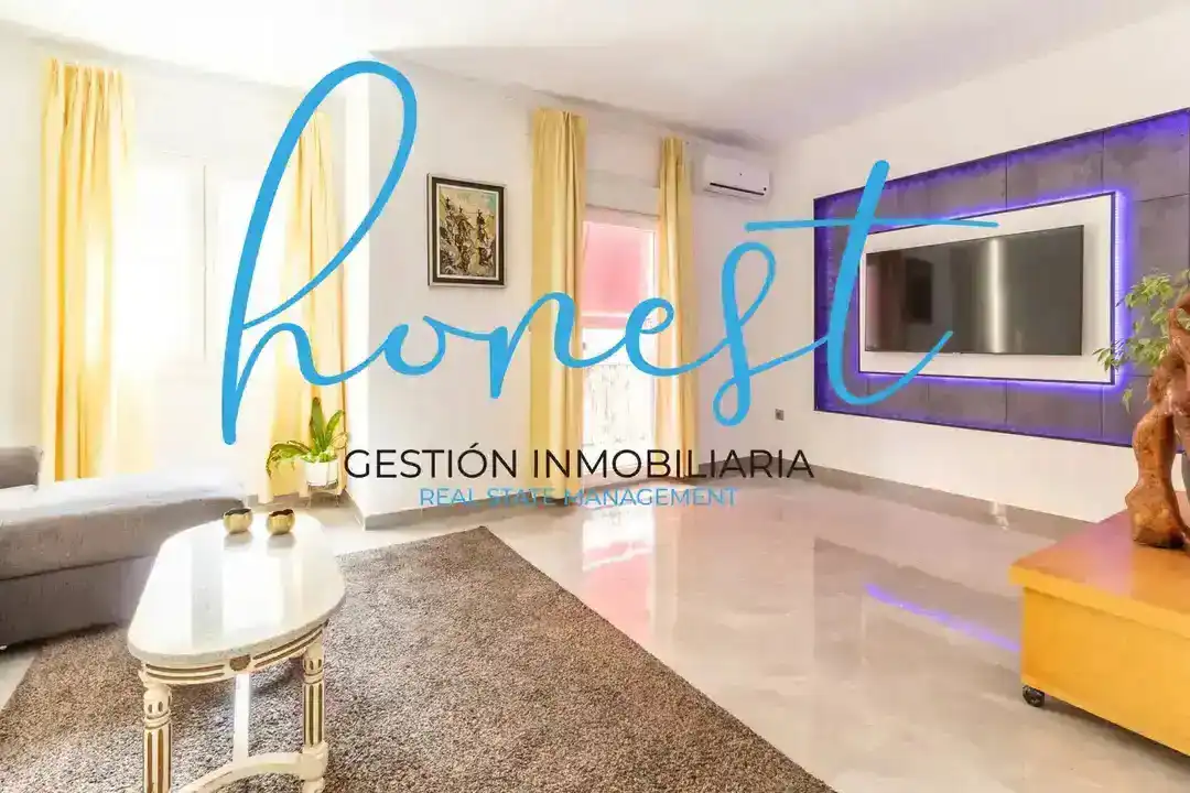 Vista exterior de Casa o chalet en venta en Torremolinos con Aire acondicionado y Amueblado