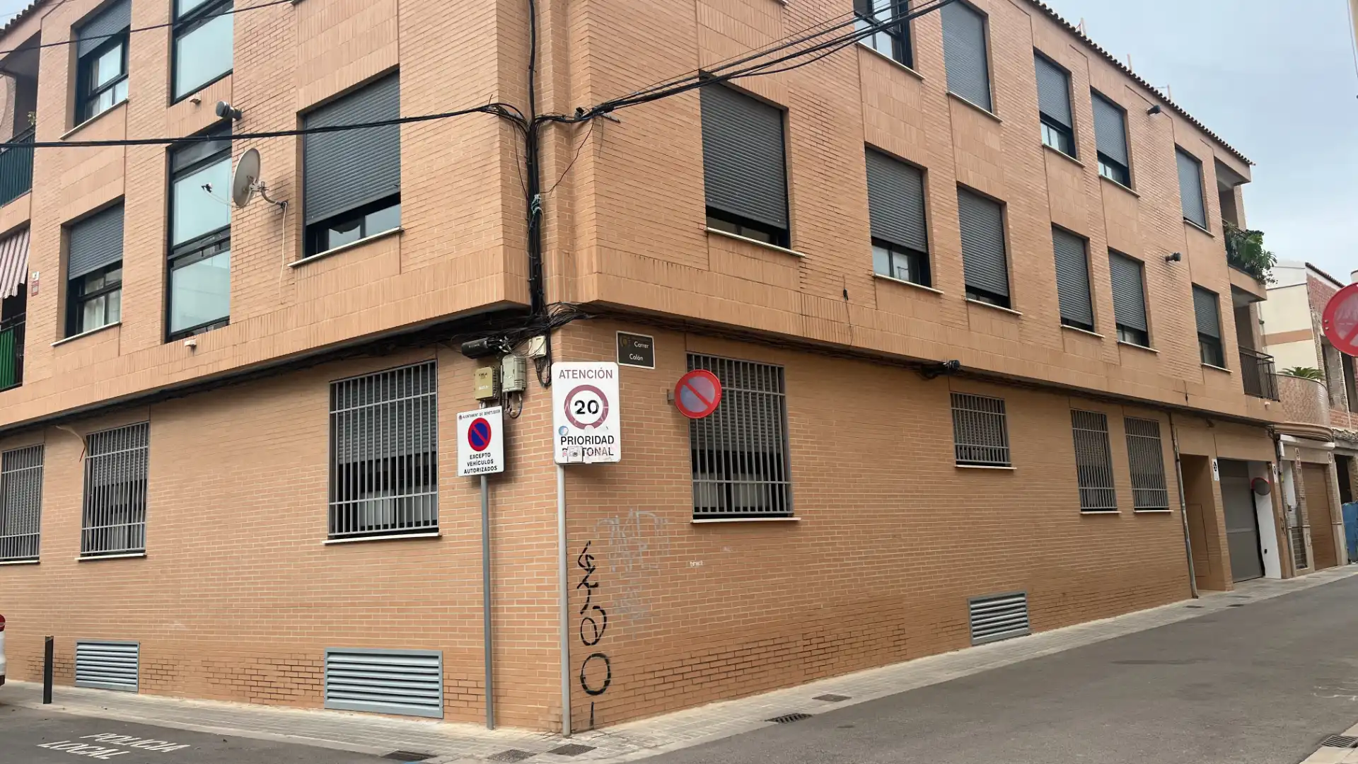 Parking of Flat for sale in Benetússer  with Air Conditioner, Heating and Oven