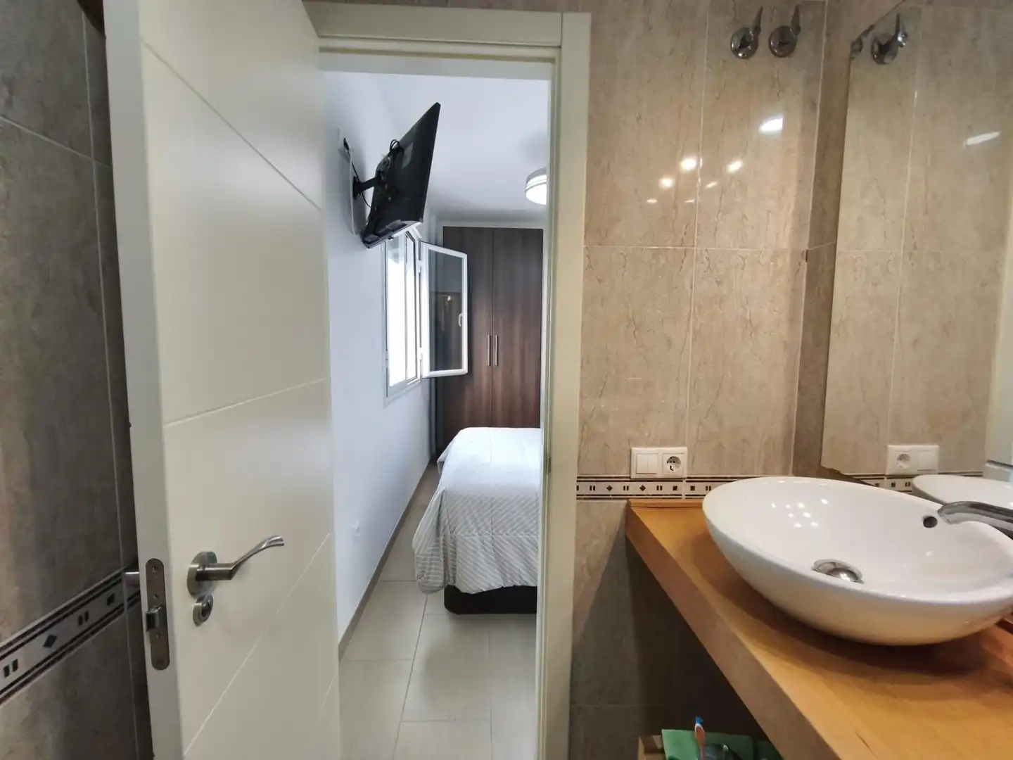 Bathroom of Duplexes for sale in El Carpio  with Air Conditioner, Heating and Terrace