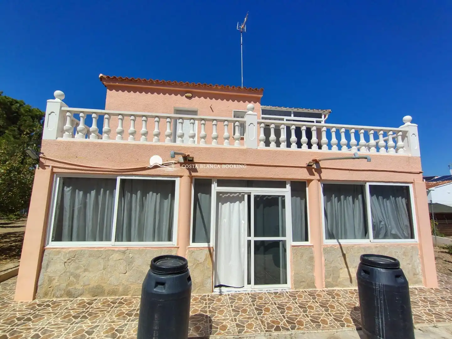 Vista exterior de Casa o chalet en venta en L'Alfàs del Pi con Aire acondicionado, Jardín privado y Terraza