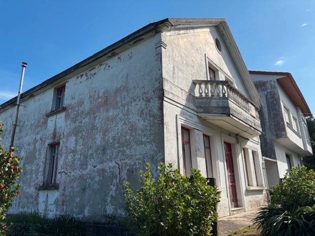 Casa-chalet en Venta en Piñeiros- Freixeiro