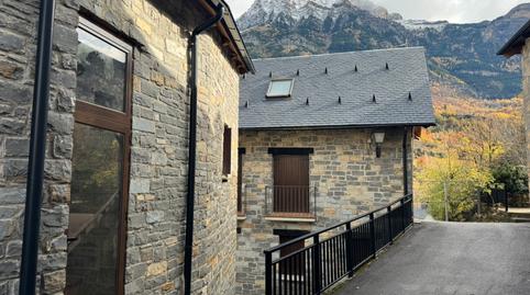 Foto 2 de Casa adosada en venda a Calle Camino del Cementerio, Hoz de Jaca, Huesca