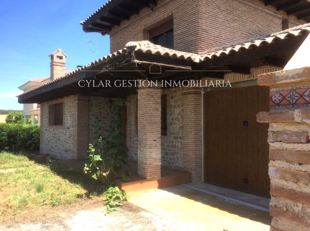 Exterior view of House or chalet for sale in Alba de Tormes  with Heating, Private garden and Terrace