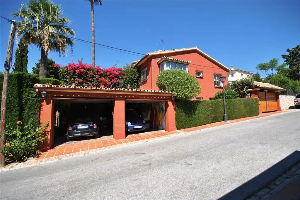 Chalet con terraza en venta en Nueva 6