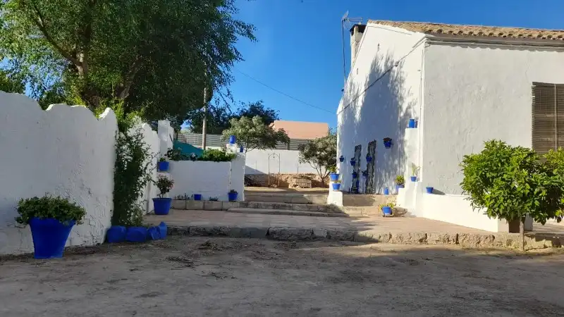 Außenansicht von Country house zum Verkauf in Lucena mit Terrasse