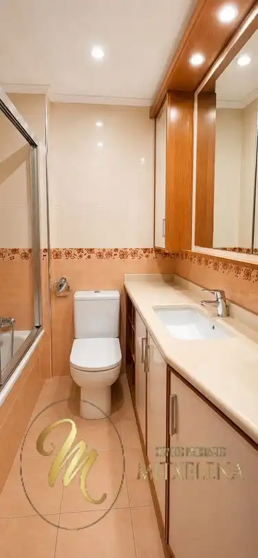 Bany de Pis en venda en Getxo  amb Calefacció i Traster