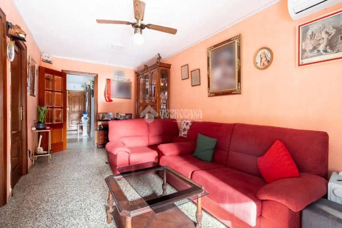Living room of Flat for sale in Granada  with Air Conditioner, Heating and Terrace