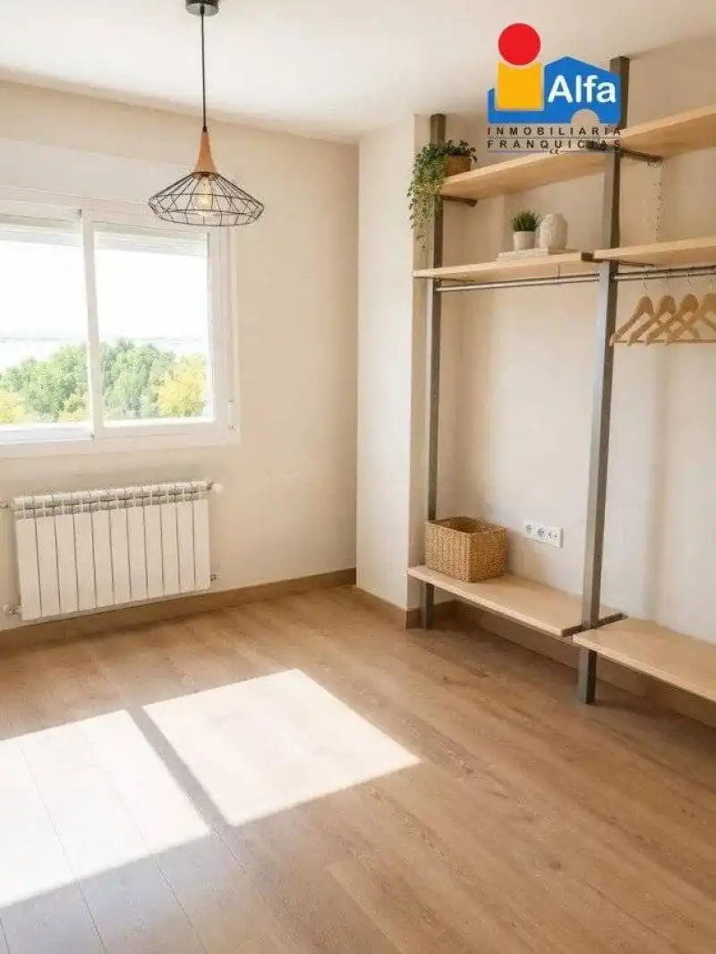 Habitación de Piso en venta en Cáceres con Aire acondicionado, Jardín privado y Terraza