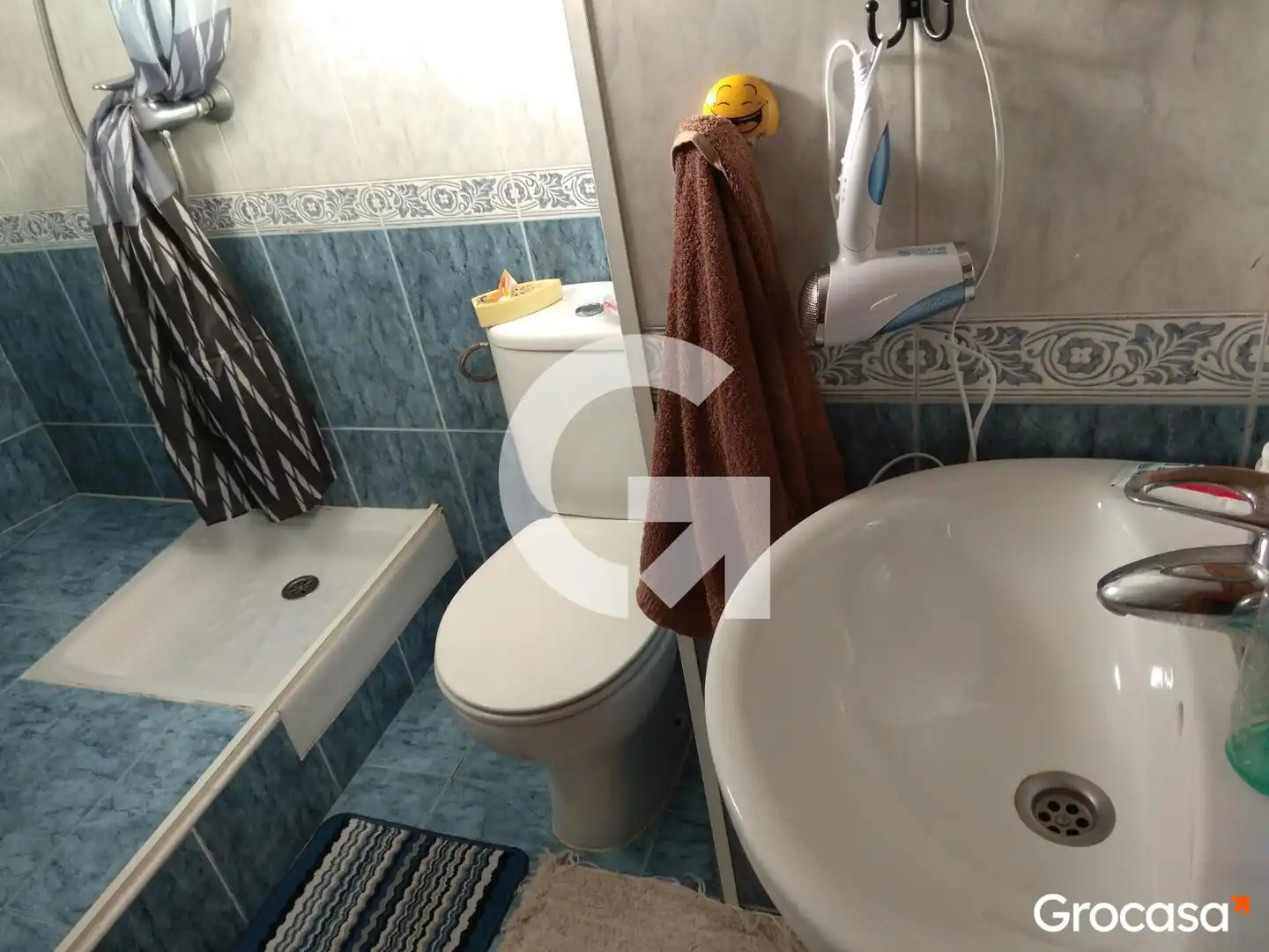 Bathroom of Flat for sale in L'Hospitalet de Llobregat  with Terrace and Oven