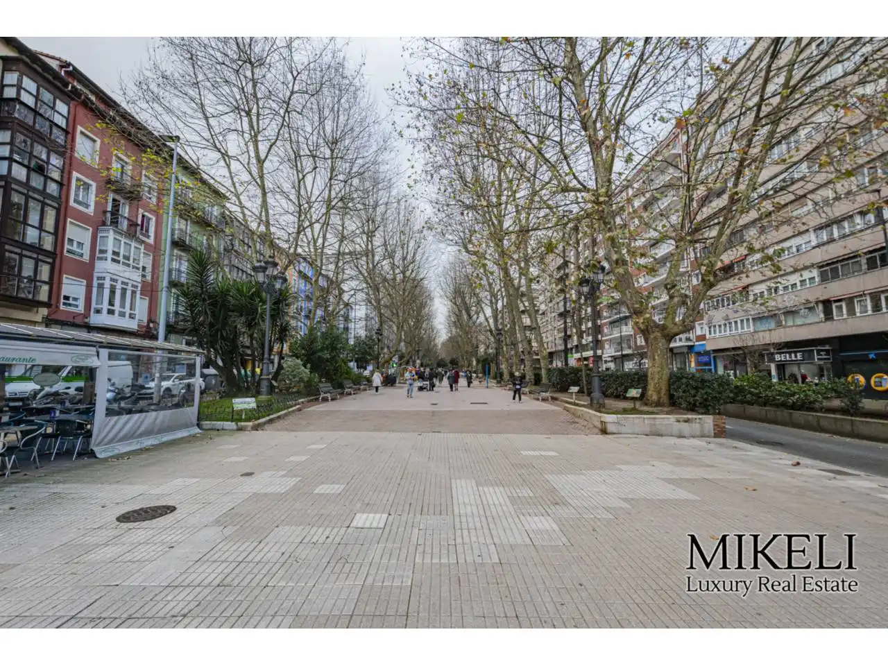 Vista exterior de Edificio en venta en Santander