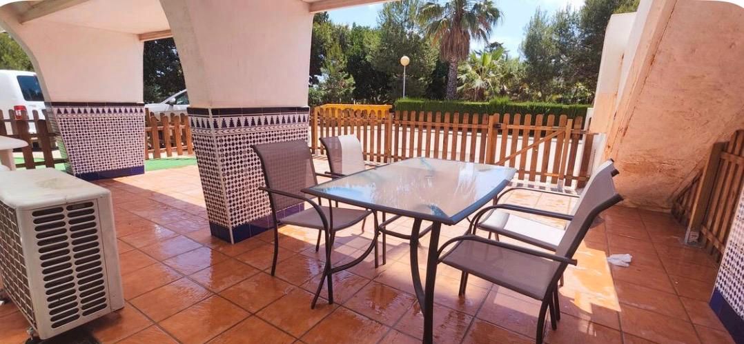 Terrassa de Apartament de lloguer en Cartagena amb Aire condicionat, Jardí privat i Moblat