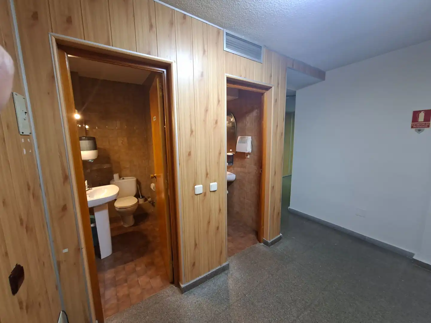 Baño de Oficina de alquiler en Las Rozas de Madrid con Aire acondicionado y Calefacción