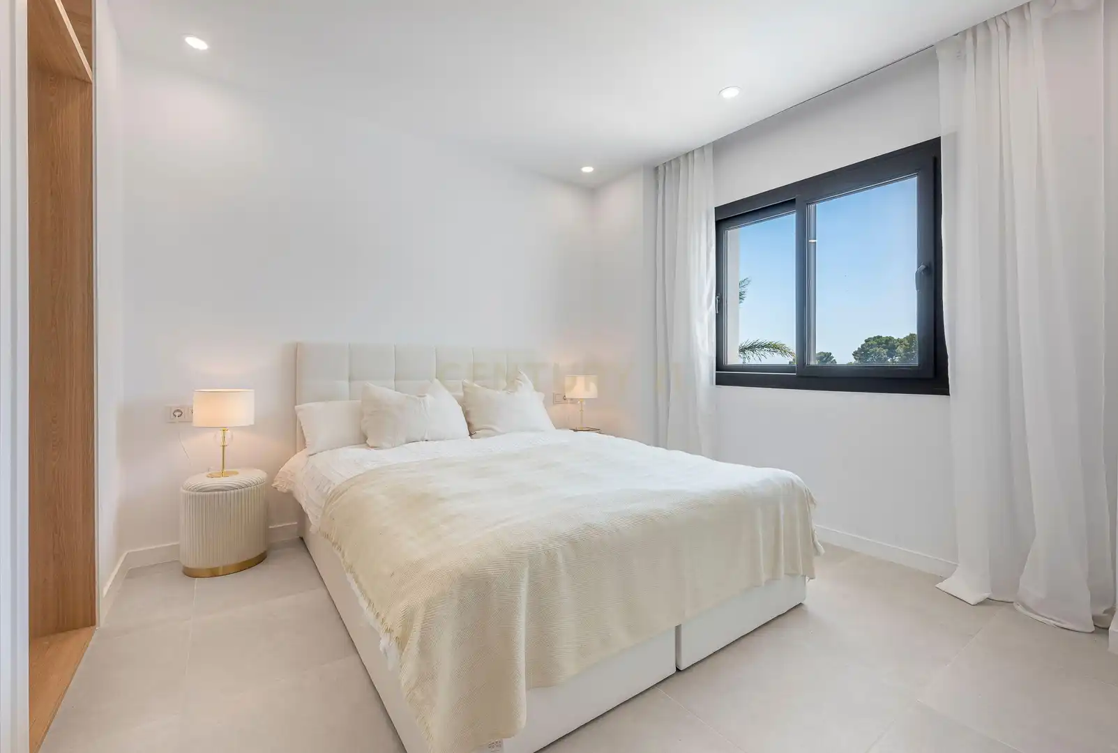Schlafzimmer von Haus oder Chalet zum Verkauf in Marbella mit Klimaanlage, Privatgarten und Abstellraum