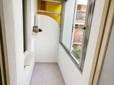 Pis amb balcó en venda a Sants - Montjuïc