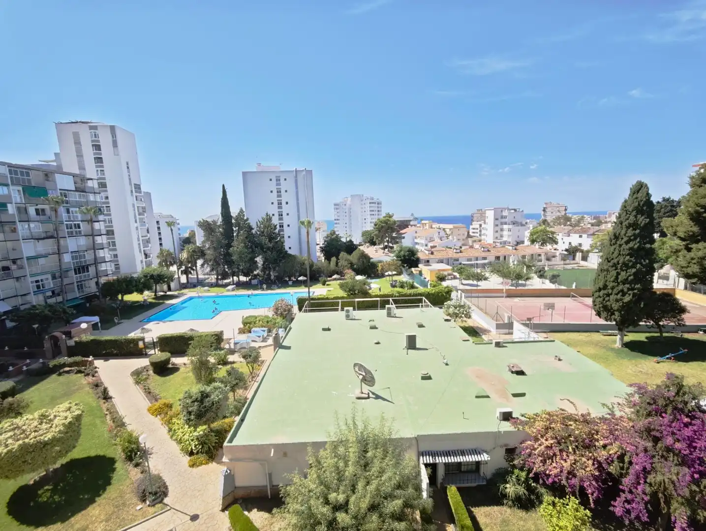 Apartament amb piscina en venda a Avenida de Bonanza 1